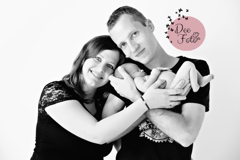 neugeborenen-fotograf-baby-fotos-portrait-kinder-familie-eltern-geburt-newborn-neukirchen-sulzbach-rosenberg-amberg-hersbruck-hohenstadt-holnstein-koenigstein-fotografin-deefoto1