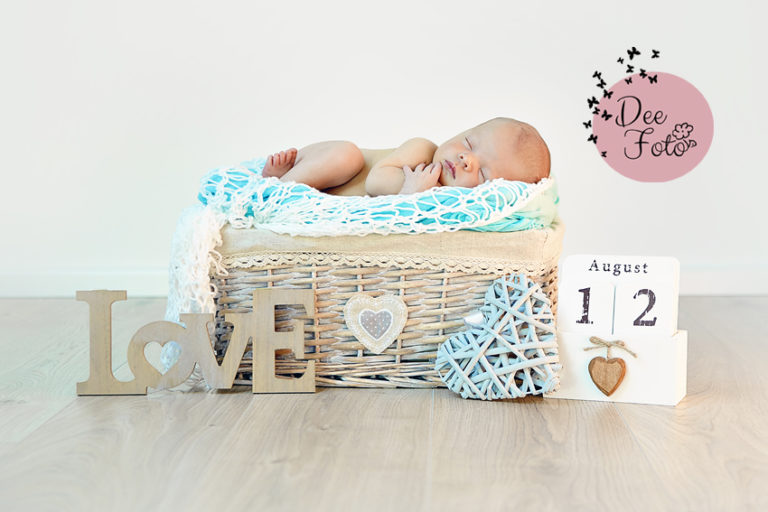 neugeborenen-fotograf-baby-fotos-portrait-kinder-familie-eltern-geburt-newborn-neukirchen-sulzbach-rosenberg-amberg-hersbruck-hohenstadt-holnstein-koenigstein-fotografin-deefoto7